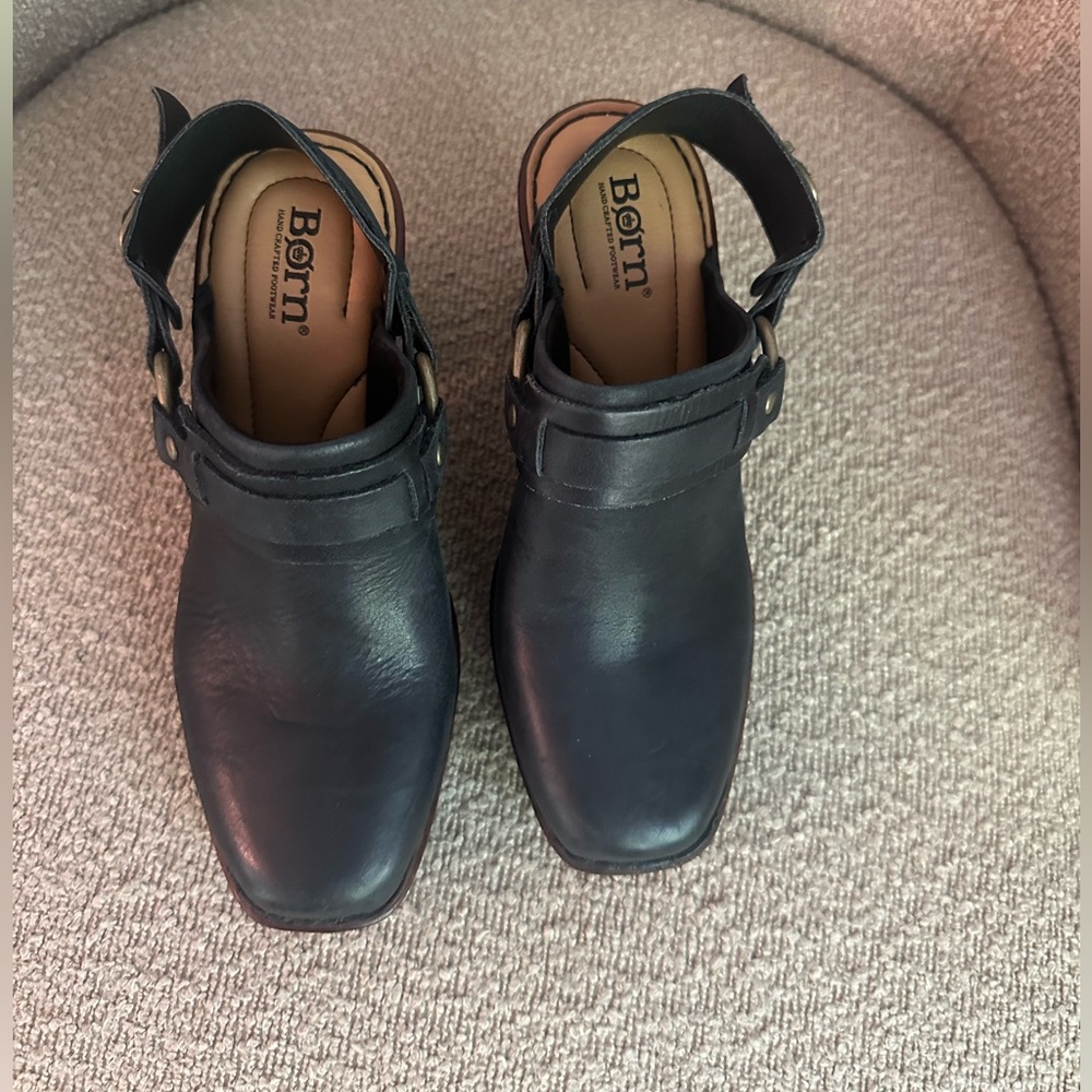 Born Women's Black Leather Clogs - Picture 3 of 8